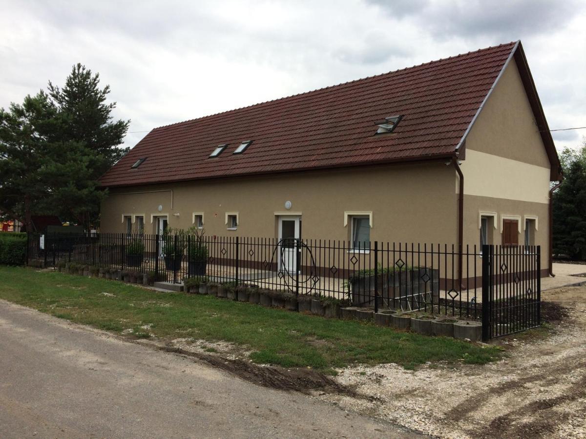 Harmonia Panzio Apartment Bogacs Exterior photo